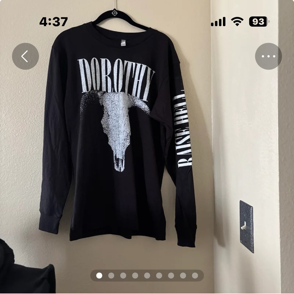 New with no tag long sleeve Shirt with Breathable Fabric and Slim Fit